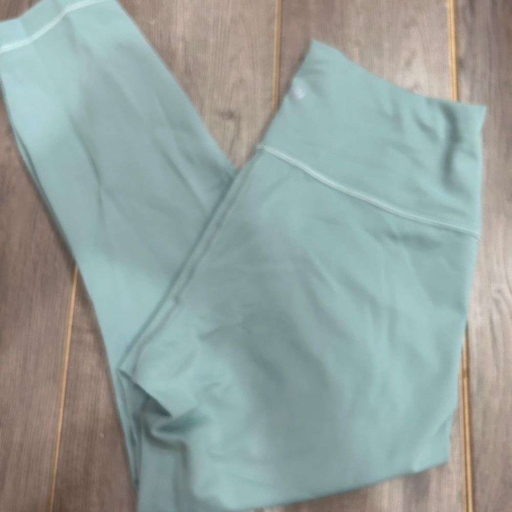 Lululemon Wunder Under Train